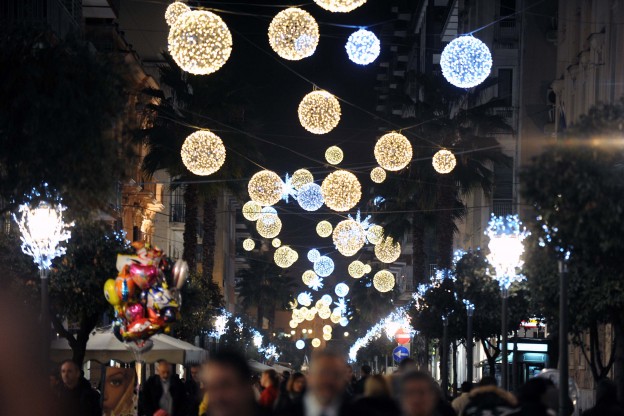Vigilia di Natale con le Luci d’Artista di Salerno su Rai Uno a La Mia Italia