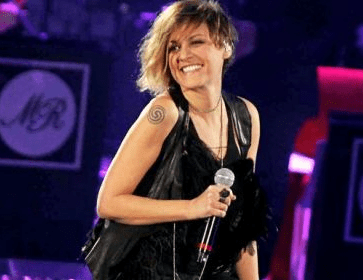 Irene Grandi al Festival di Sanremo con il brano Un vento senza nome