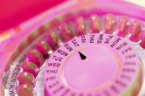 Le ragazze conoscono poco la contraccezione, riparte la campagna per renderle consapevoli