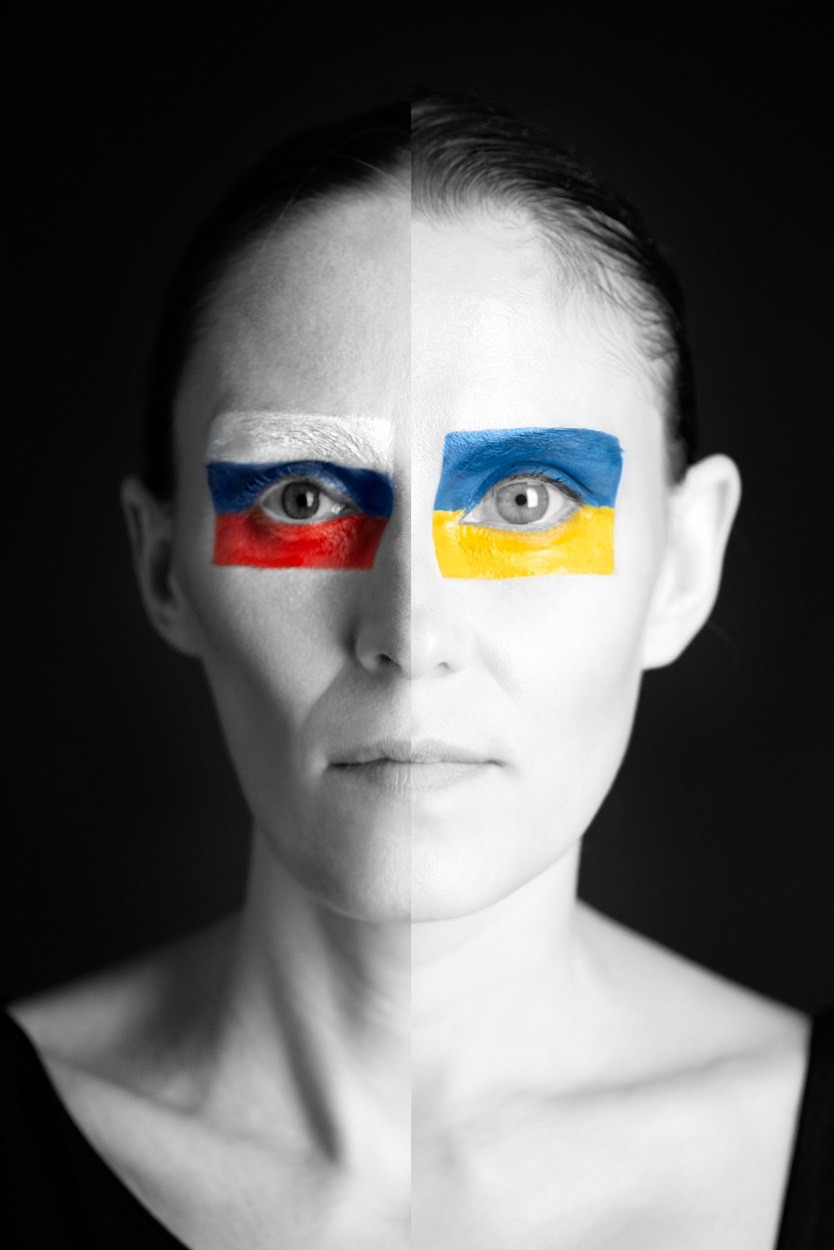 ☮️ Presentato il calendario sociale Codacons firmato Tiziana Luxardo “Addio  alle Armi”: protagoniste modelle russe e ucraine per dire NO alla  guerra