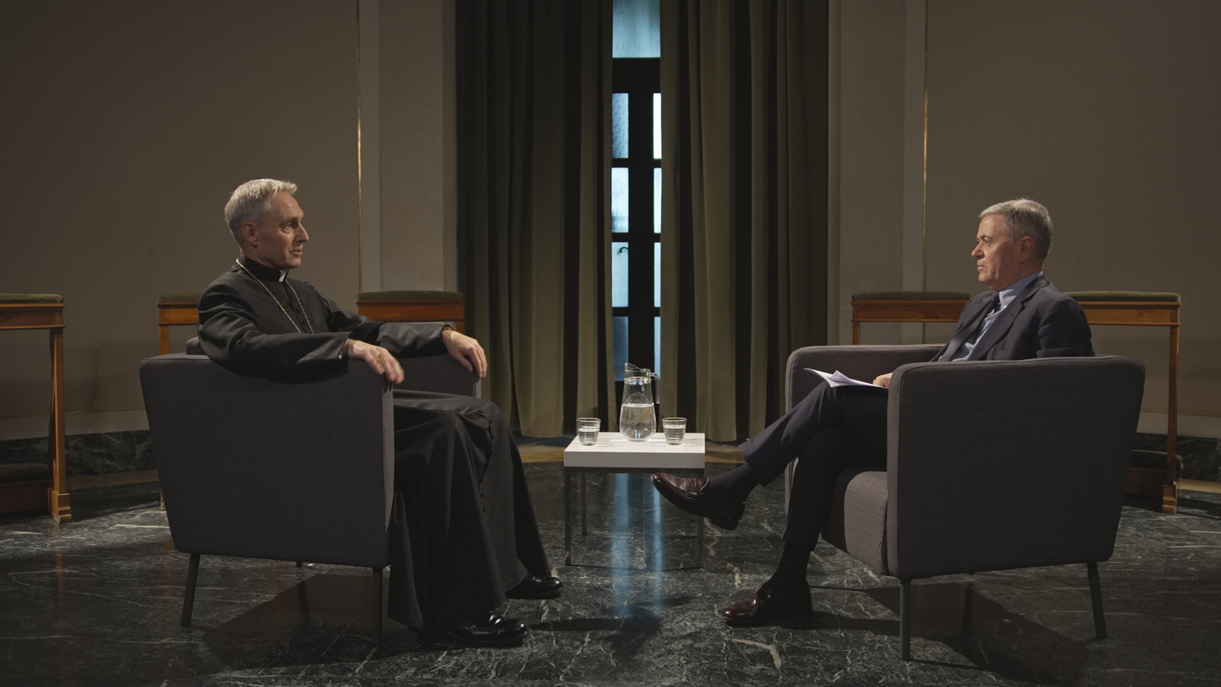 RAI3: ‘LA SCELTA – COSÌ RATZINGER RINUNCIÒ AL PAPATO’, l’intervista a Monsignor Georg Gänswein di Ezio Mauro