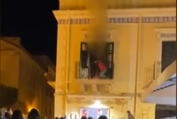 Tragedia a Terrasini (Palermo), fiamme in casa nella notte: morto disabile 58enne