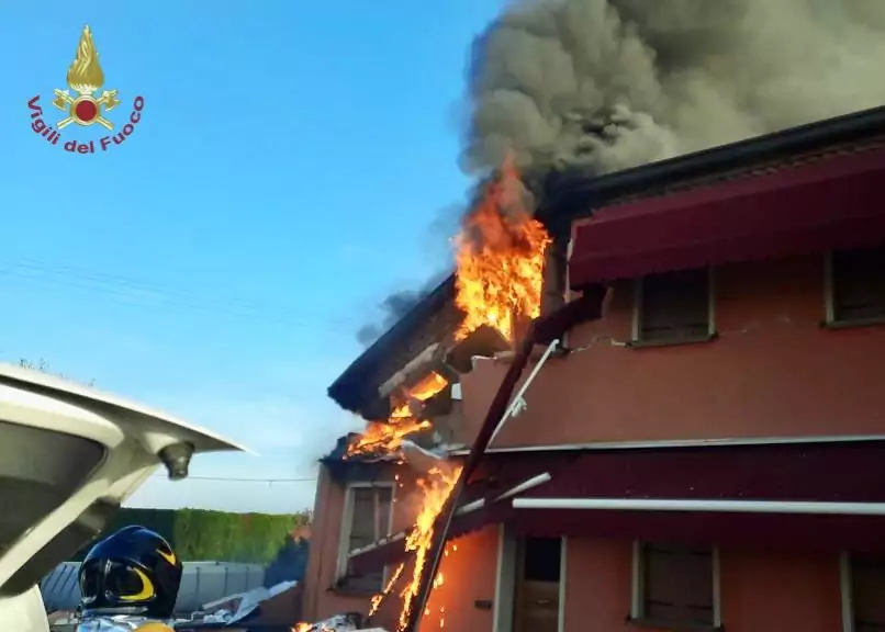 Sant’Urbano (Padova). Incendio ed esplosione in villetta. Una donna morta e 3 feriti