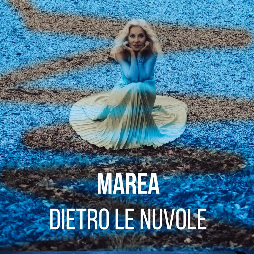 Marea (Paola Sbarbada Ferrari) presenta il suo ultimo singolo, 
